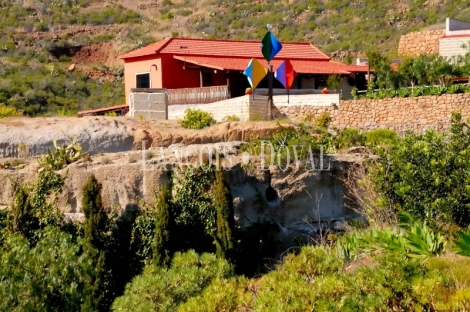 Tenerife. Finca vinícola en venta con bodega y restaurante. Ideal eventos.