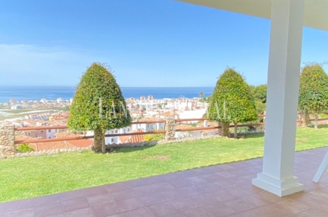 Torrox. Málaga. Fantastica Villa en venta. Excelentes vistas. Ideal inversión.