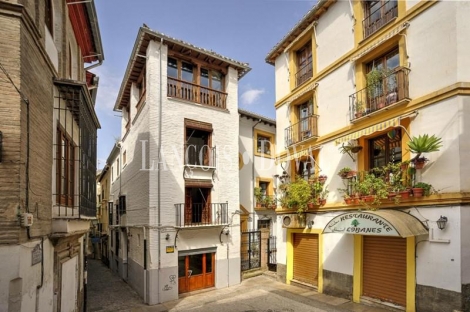 Granada. Casa Palacio Mudéjar en venta. Bajo Albaicín junto Plaza Nueva