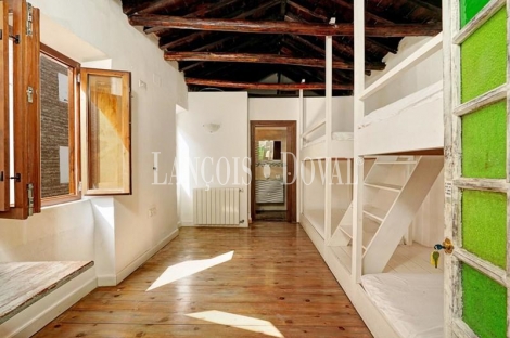 Granada. Casa Palacio Mudéjar en venta. Bajo Albaicín junto Plaza Nueva