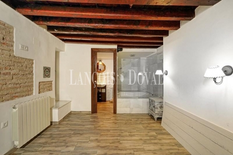 Granada. Casa Palacio Mudéjar en venta. Bajo Albaicín junto Plaza Nueva