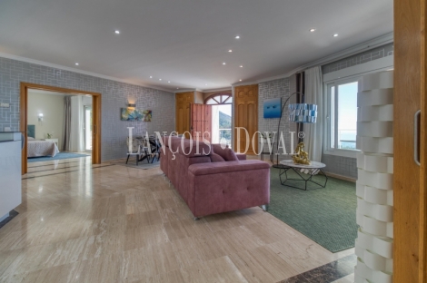 Mijas. Exclusiva villa en venta con vistas panorámicas al mar.