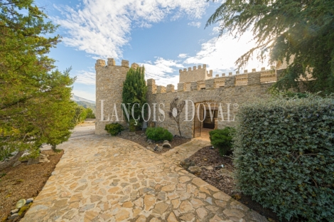 Alicante. Relleu. Castillo en venta. Singular propiedad en La Marina Baixa.