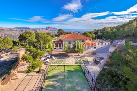 Polop. Alicante. Finca y Villa de lujo en venta.