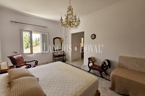 Sotogrande. Exclusiva villa en venta en Reyes y Reinas