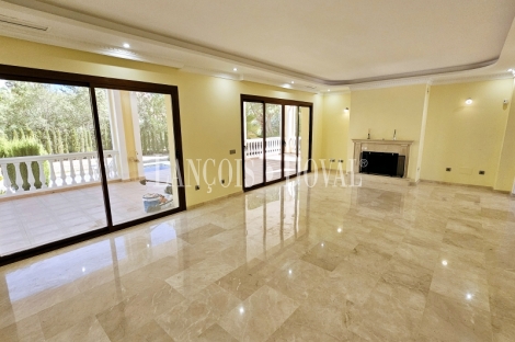 Villa en venta. Marbella. Las Chapas