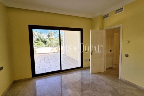 Villa en venta. Marbella. Las Chapas