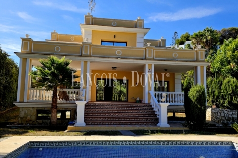 Villa en venta. Marbella. Las Chapas