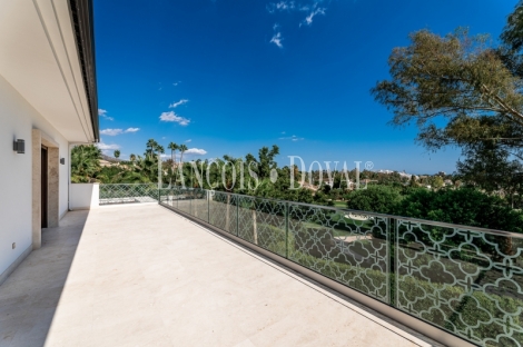 Marbella. Villa de lujo en venta. Nueva Andalucia junto campo de Golf.