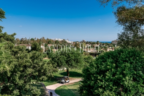 Marbella. Villa de lujo en venta. Nueva Andalucia junto campo de Golf.