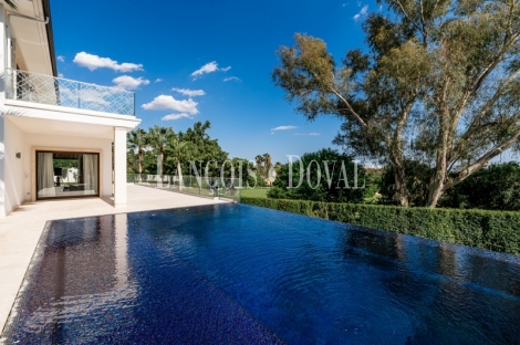 Marbella. Villa de lujo en venta. Nueva Andalucia junto campo de Golf.