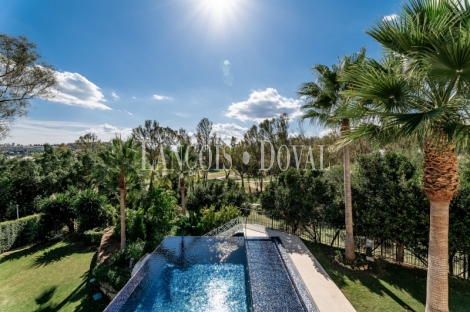 Marbella. Villa de lujo en venta. Nueva Andalucia junto campo de Golf.