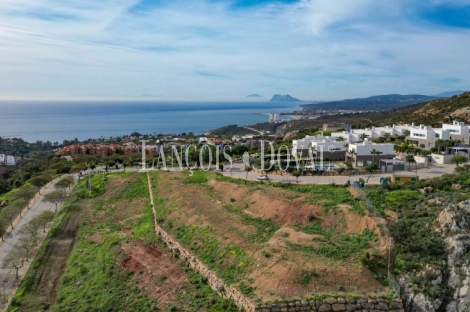 Parcelas en venta en Manilva con vistas al mar. Bahía Las Rocas