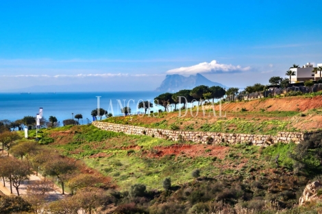 Parcelas en venta en Manilva con vistas al mar. Bahía Las Rocas