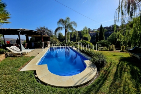 Monda. Málaga. Villa en venta con 6.000 m2 de parcela.