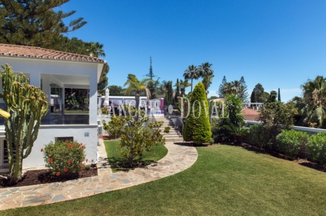 Marbella. Exclusiva villa en venta. Impresionantes vistas al mar.