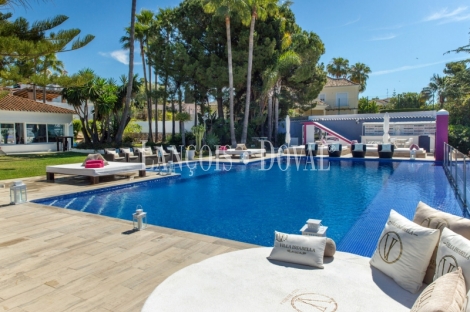 Marbella. Exclusiva villa en venta. Impresionantes vistas al mar.