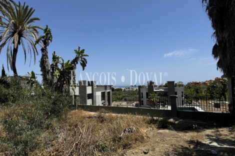 Marbella.  Parcela residencial en venta cerca de Puerto Banus.  Atalaya de Rio Verde