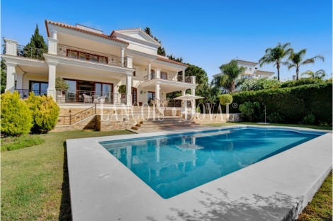 Marbella. Villa exclusiva en venta. Hacienda Las Chapas