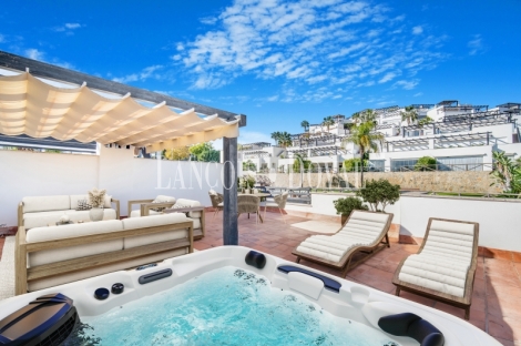 Marbella. Santa Clara golf. Casa adosada en venta.