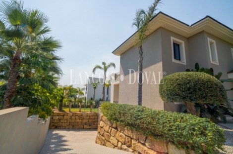 Estepona. Los Flamingos. Magnifica Villa en venta con vistas al mar 