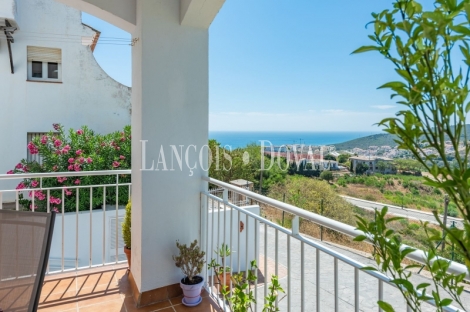 Manilva. La Duquesa. Apartamento en venta con vistas al mar