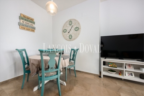 Manilva. La Duquesa. Apartamento en venta con vistas al mar