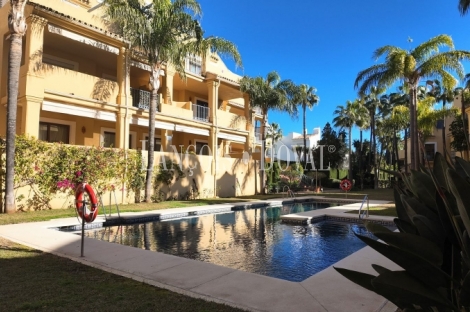 Marbella. Nagüeles. Magnifico apartamento en venta. Piscina y parking.