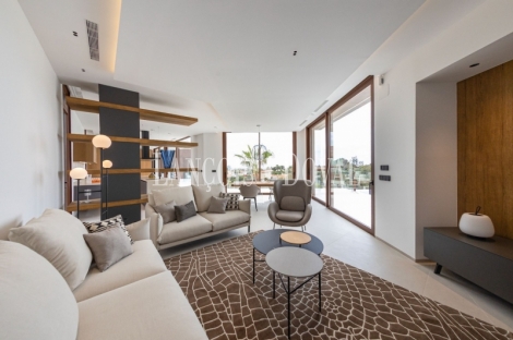 Benidorm. Exclusiva Villa de diseño moderno en venta. Excelentes vistas al mar.