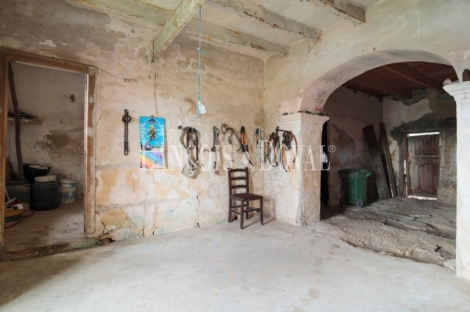 Artà, Mallorca. Gran finca rústica en venta con casa para reformar.