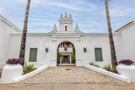 Sevilla. Exclusiva finca ecuestre y caserío en venta. El Aljarafe