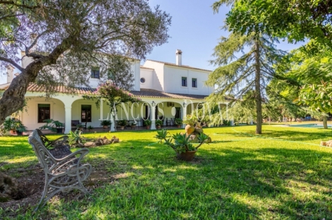 Sevilla. Exclusiva finca ecuestre y caserío en venta. El Aljarafe