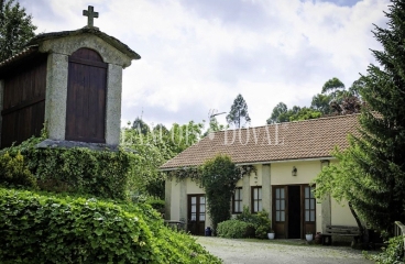 A Coruña. Venta casa rural. Paderne.