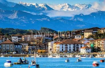 San Vicente de La Barquera. Gran complejo turístico en venta con casas rurales y salon eventos.