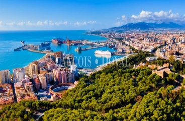 Málaga. Venta edificio a rehabilitar para uso turístico. Centro urbano.