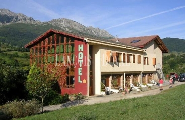 Hotel rural y empresa turismo activo en venta. Picos de Europa. Asturias