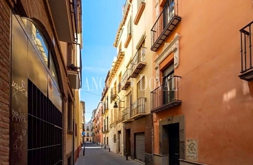 Granada. Edificio en venta. Oportunidad de inversión en centro histórico.