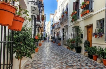 Coín. Casa de pueblo a reformar en venta. Casco antiguo.