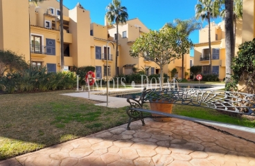 Marbella. Nagüeles. Magnifico apartamento en venta. Piscina y parking.